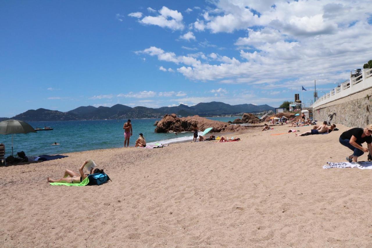 Studio With Beautiful Sea View And Direct Beach Access Cannes Kültér fotó