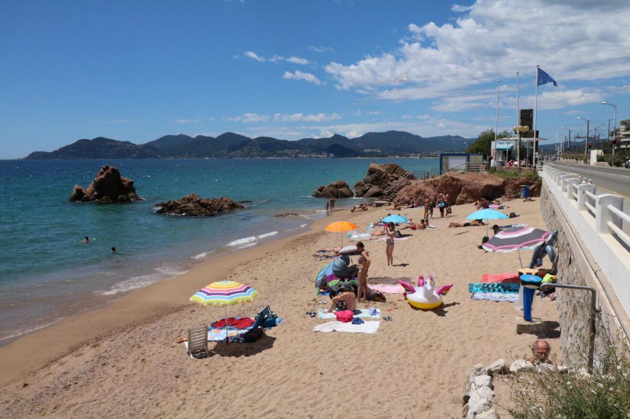 Studio With Beautiful Sea View And Direct Beach Access Cannes Kültér fotó