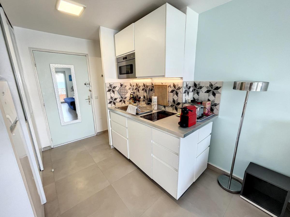 Studio With Beautiful Sea View And Direct Beach Access Cannes Kültér fotó