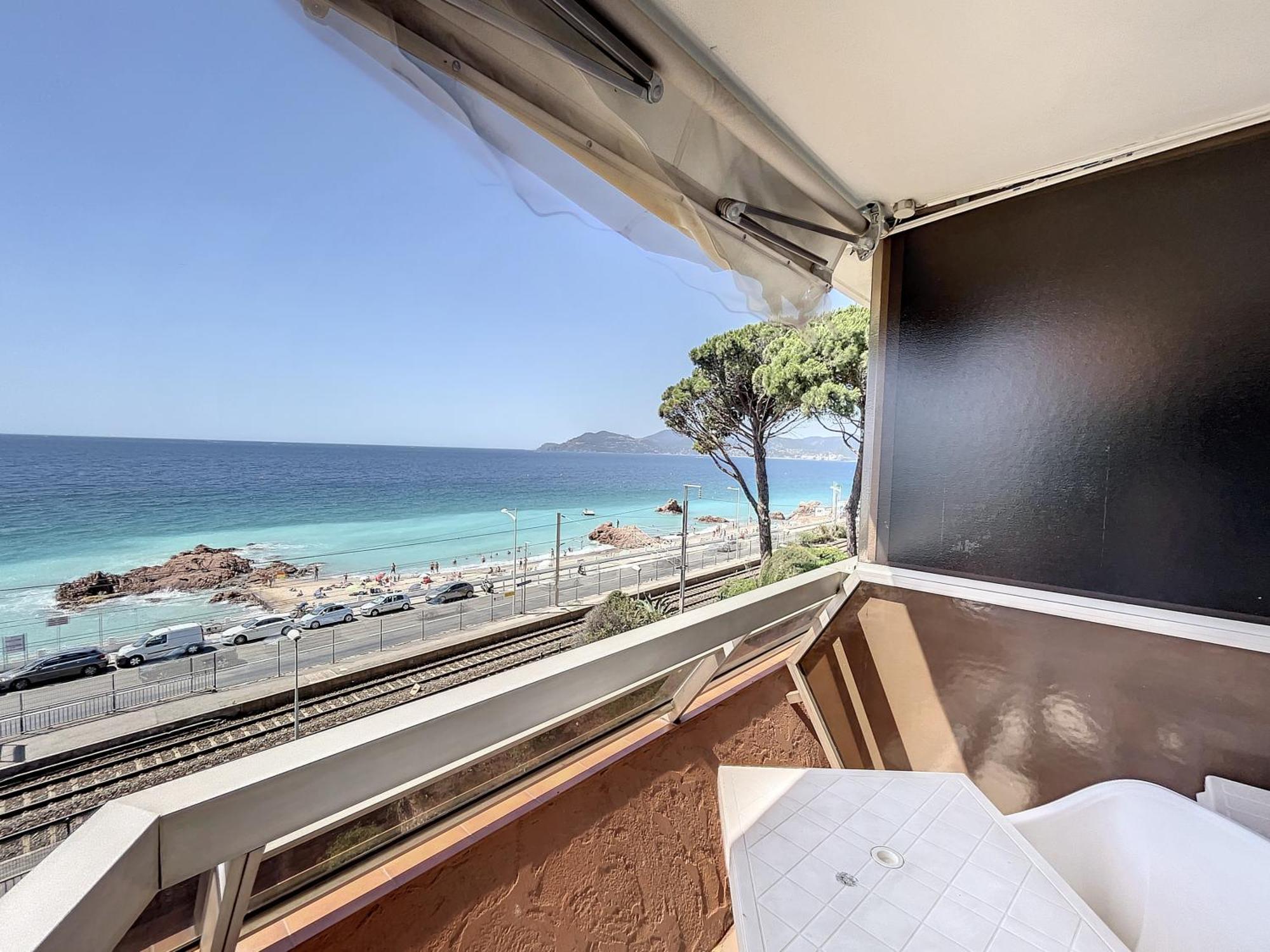 Studio With Beautiful Sea View And Direct Beach Access Cannes Kültér fotó