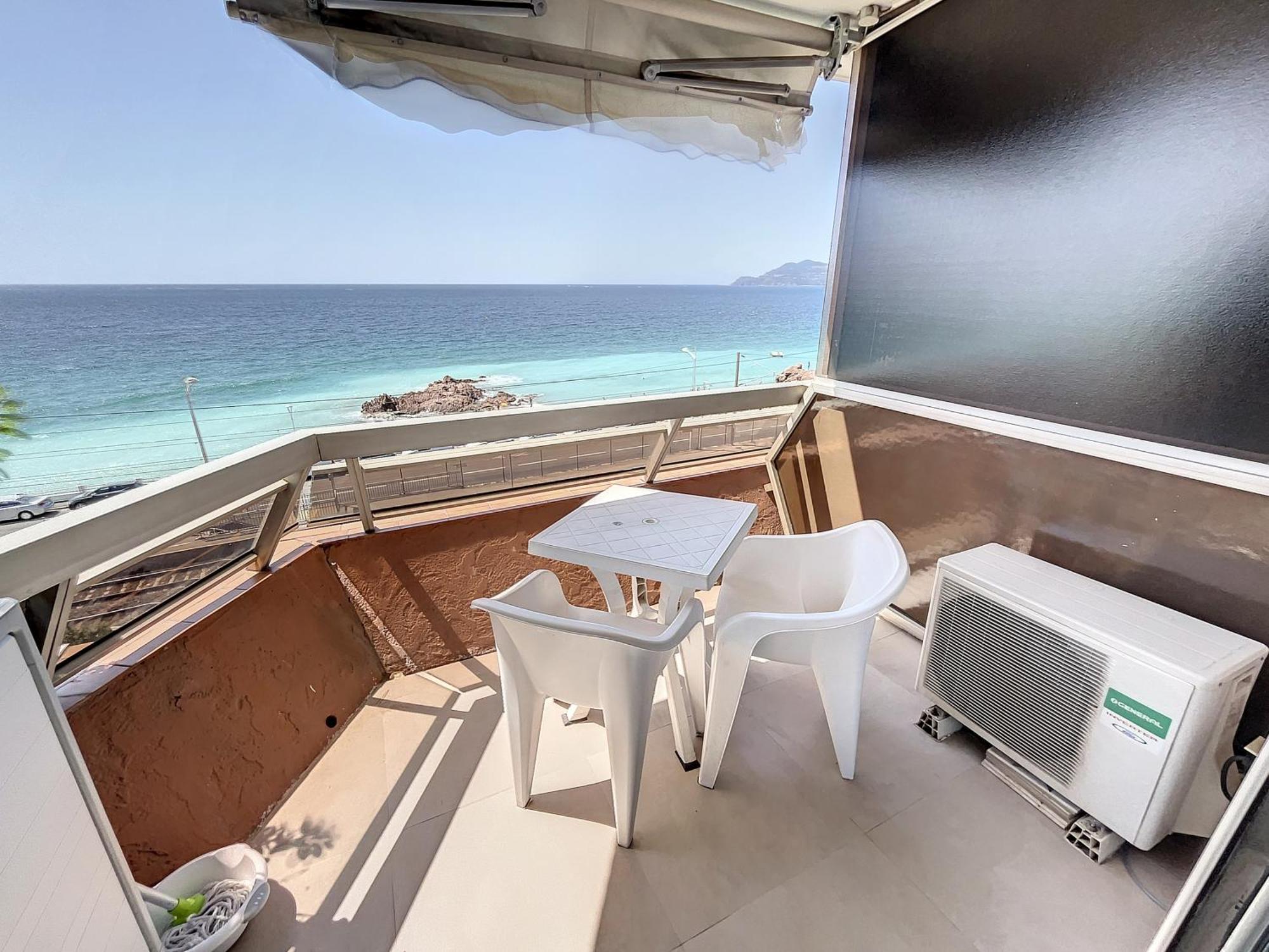 Studio With Beautiful Sea View And Direct Beach Access Cannes Kültér fotó
